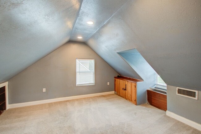 Building Photo - 3 Bed, 2.5 Bath Home in Port Norfolk