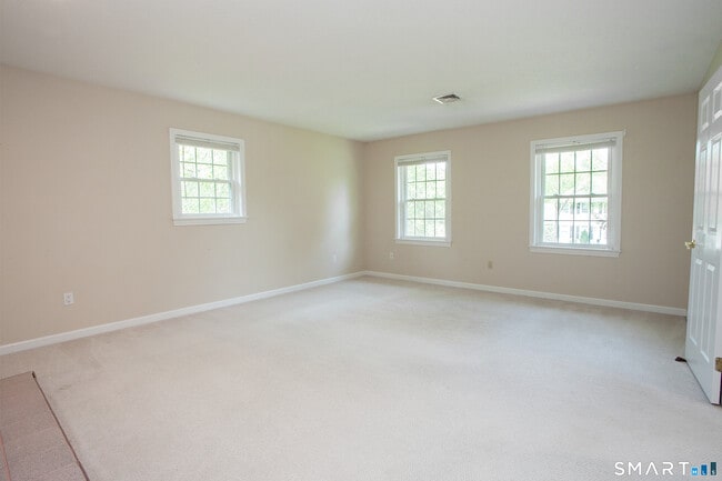Building Photo - 24 Old Mill Dr