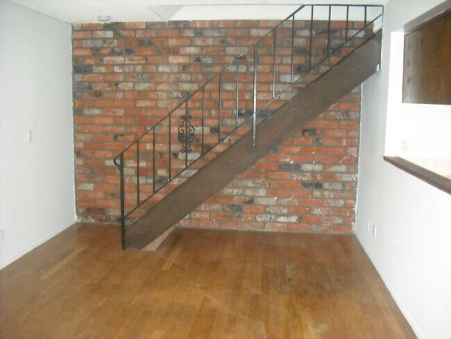 Building Photo - 2635 Yardarm Ave
