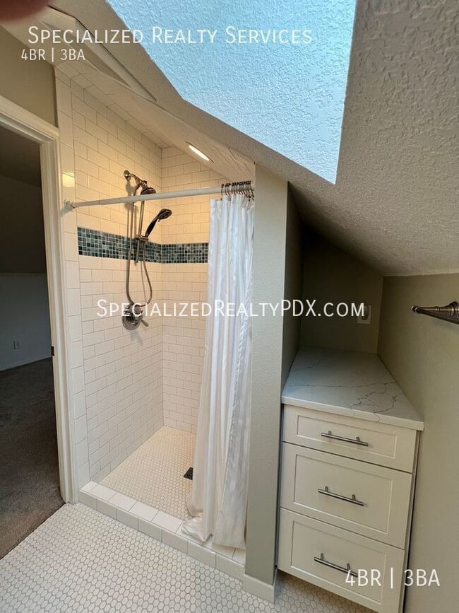 Building Photo - 5749 NE Harvest St