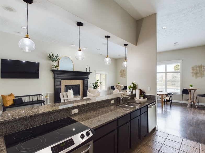 Building Photo - Stone Ridge Flats and Townhomes