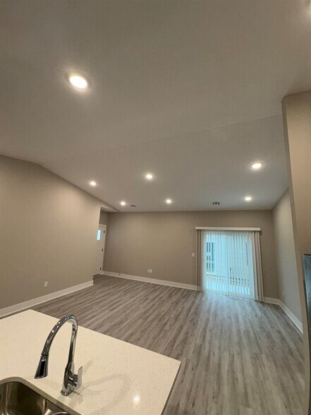 Building Photo - 12823 E Blake St