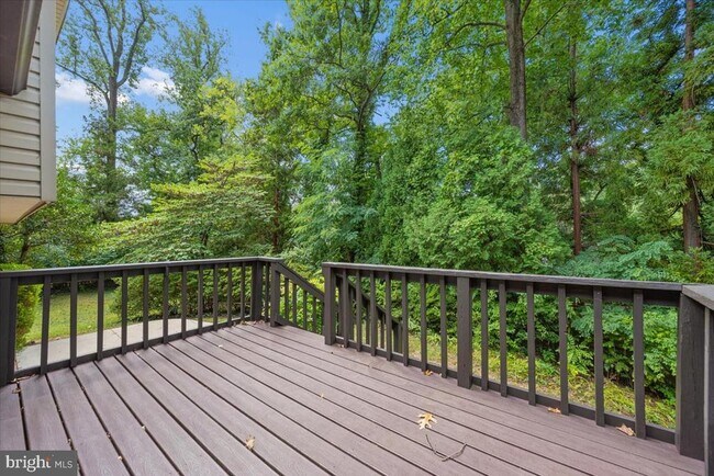 Building Photo - 9202 Wilmett Ct