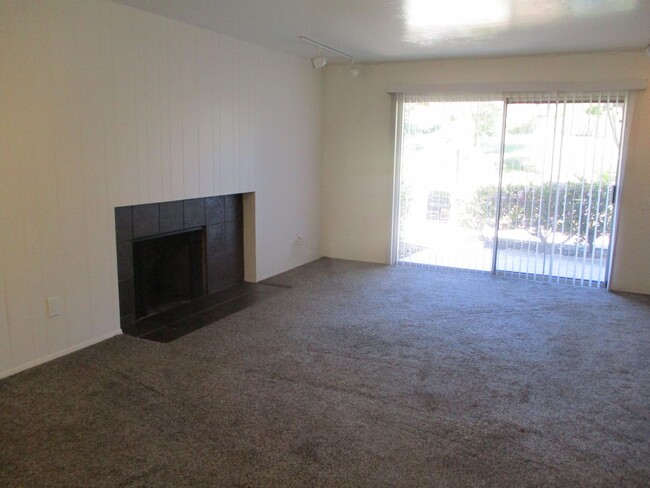 Building Photo - Lake Murray Condos. Spacious 2 Bdr 1 Ba 1s...