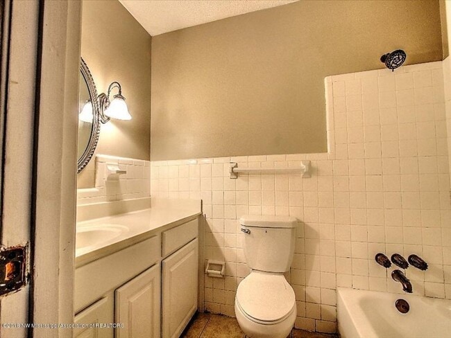 Building Photo - Great home in a cove, Southaven Schools!