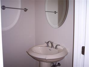 Building Photo - 20 Reservoir Ave