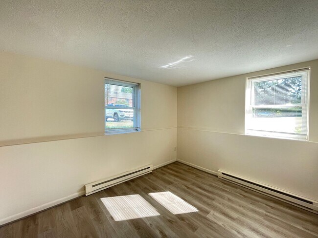 Building Photo - 181 Loudon Rd