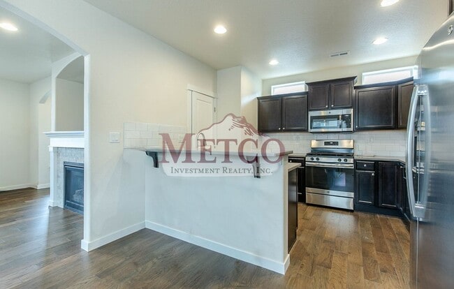 Building Photo - FOR RENT: Beautiful Coburg 3 Bed / 2.5 Bath Craftsman!
