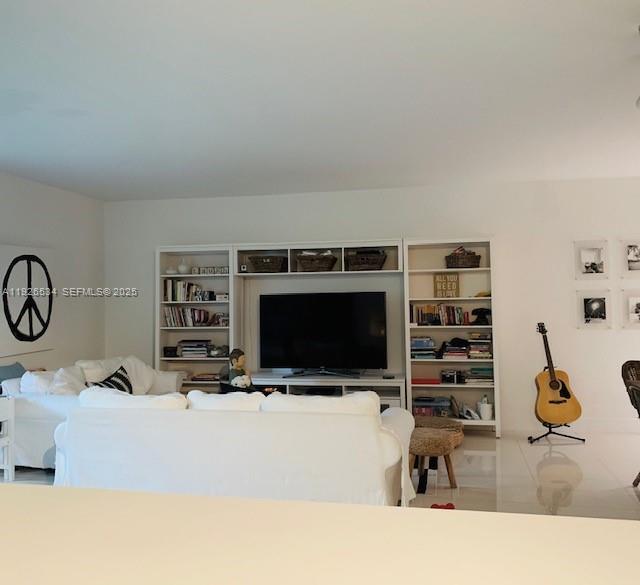 Building Photo - 141 Crandon Blvd