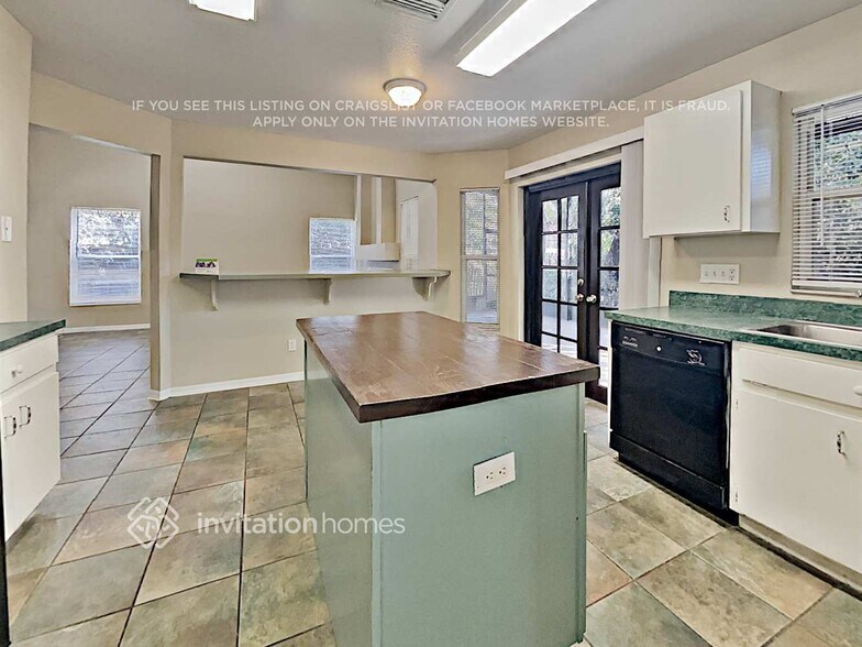 Building Photo - 2335 Needham Dr