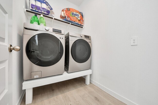 Building Photo - 30119 Gallatin River Ln