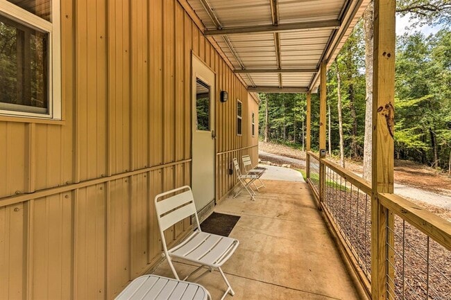 Building Photo - 185 S Tallassee Dr