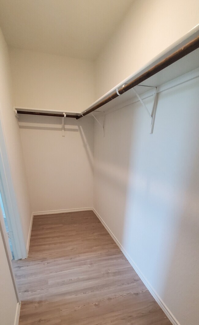 Building Photo - 2456 Vesper Bnd