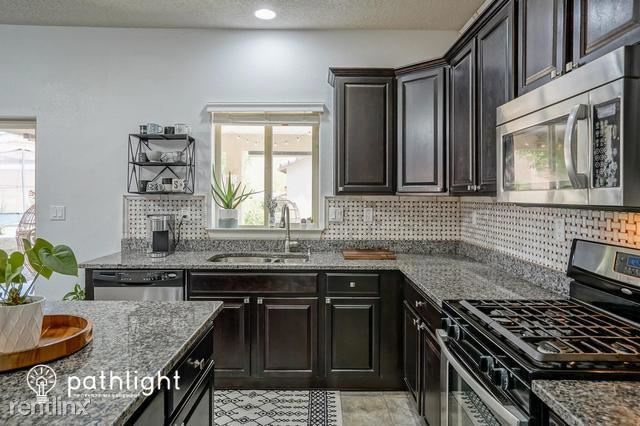 Building Photo - 4 br, 2.5 bath House - 4007 Sierra Alta Av...