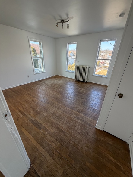 Building Photo - 55 S Broadway