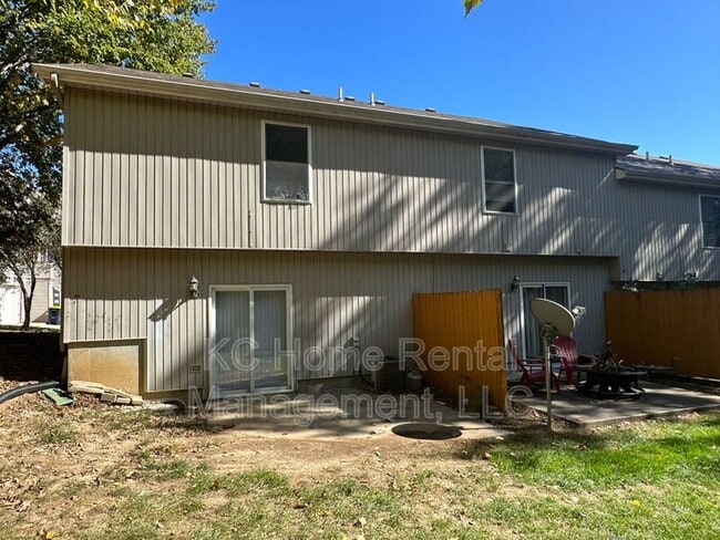Building Photo - 5658 N Anita Ave