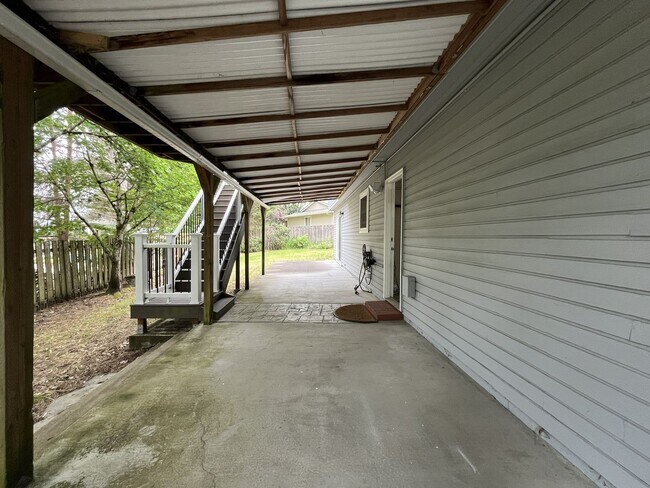 Building Photo - Three-Bedroom Home Near Nike Campus with Bonus Room, Large Deck & Two-Car Garage