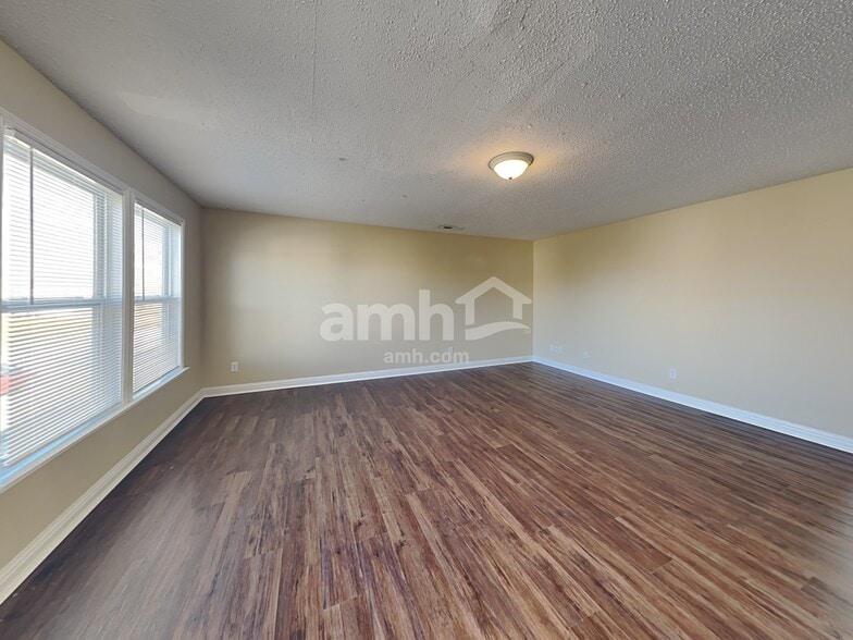 Building Photo - 8339 Firefly Way