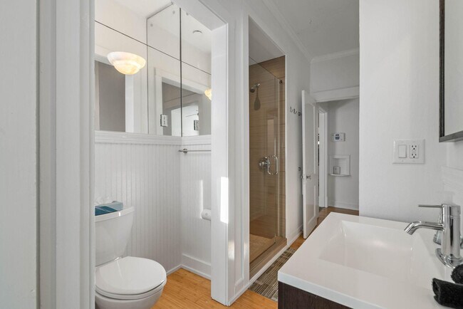 Building Photo - 44 25th St NW