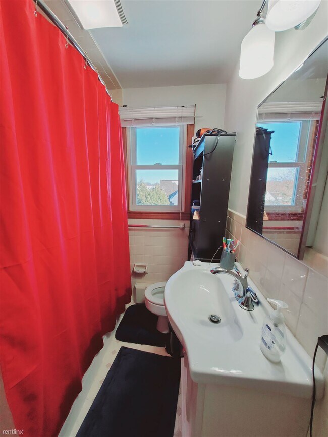 Building Photo - 2 br, 1 bath Condo - 27 Windy Knls # 2NDFL