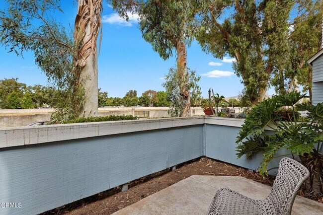 Building Photo - 2 Bedroom + 2.5 Bathroom Townhome + Loft! | Weston Cape Regatta | Ventura | Unfurnished