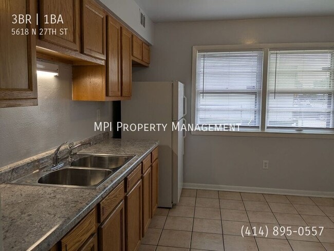 Building Photo - 5618 N 27th St
