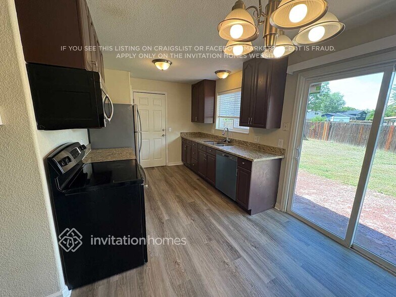 Building Photo - 10885 Grange Creek Dr