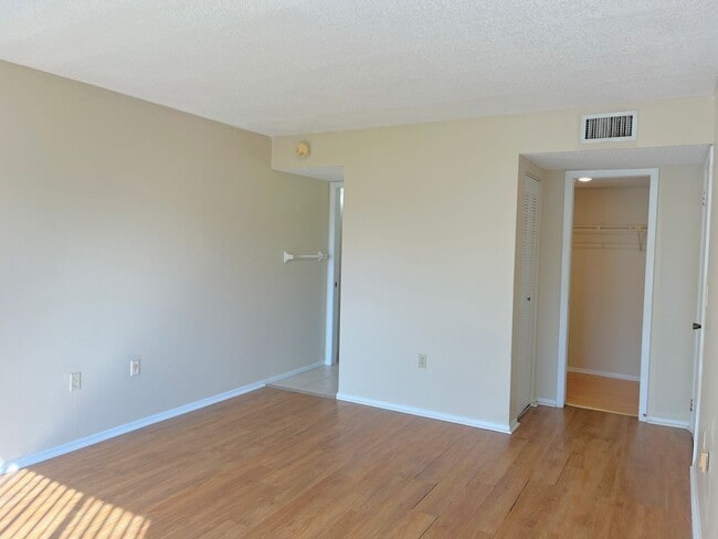 Building Photo - 1054 Lotus Cove Ct