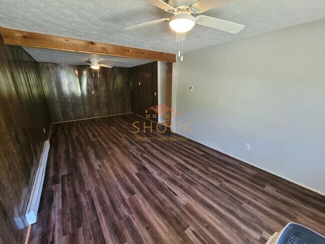 Building Photo - 3BR/2BA BI-LEVEL ON LAFAYETTE'S SOUTH SIDE