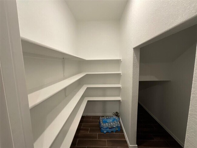 Building Photo - 128 Banyon Dr