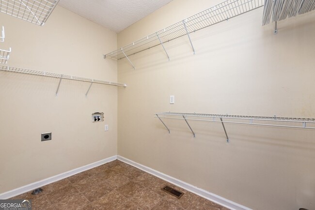 Building Photo - 135 Sandwood Dr