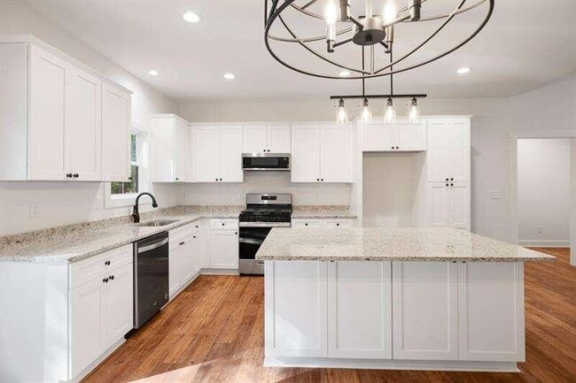 Building Photo - 2275 Hwy 19 N