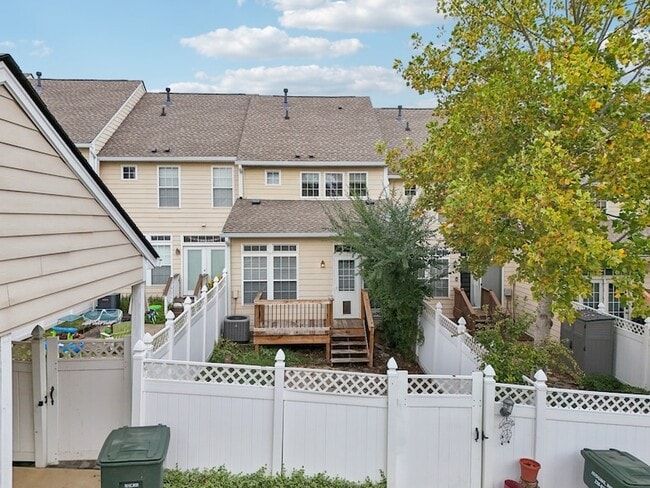 Building Photo - 7718 Porter House Dr