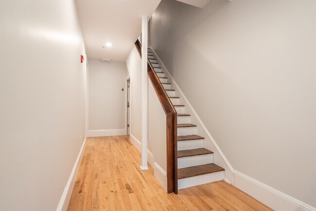 Building Photo - 293 Fayette St