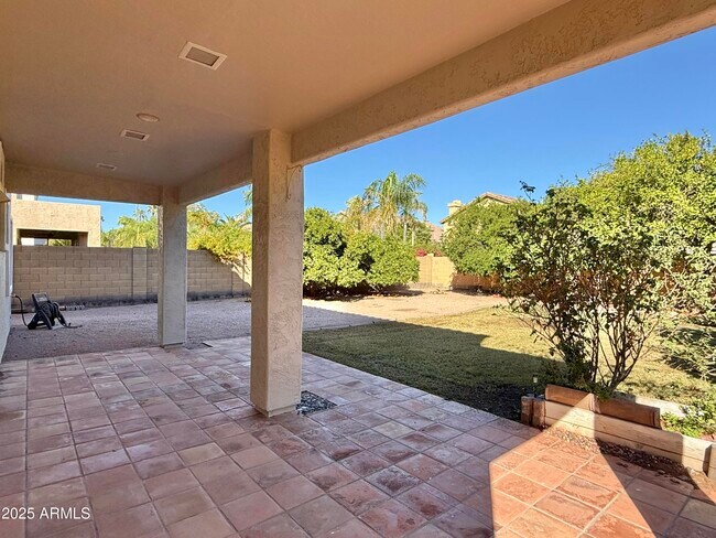 Building Photo - 16803 N 50th Way