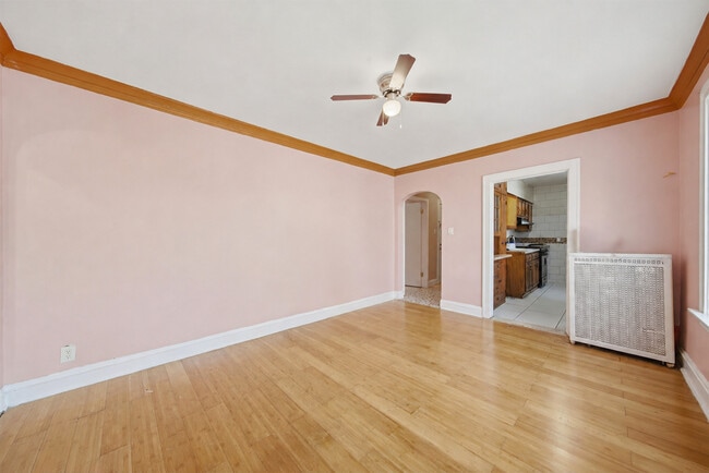 Building Photo - 6316 N Artesian Ave