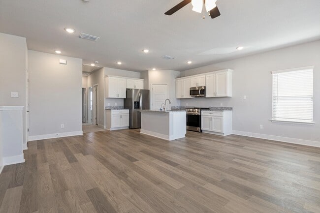 Building Photo - 7126 Magnolia Pass