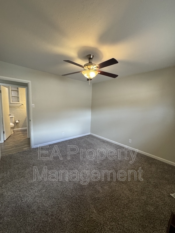 Building Photo - 1417 Dorothy St NE