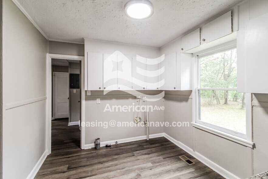 Building Photo - 105 Arnold Blvd