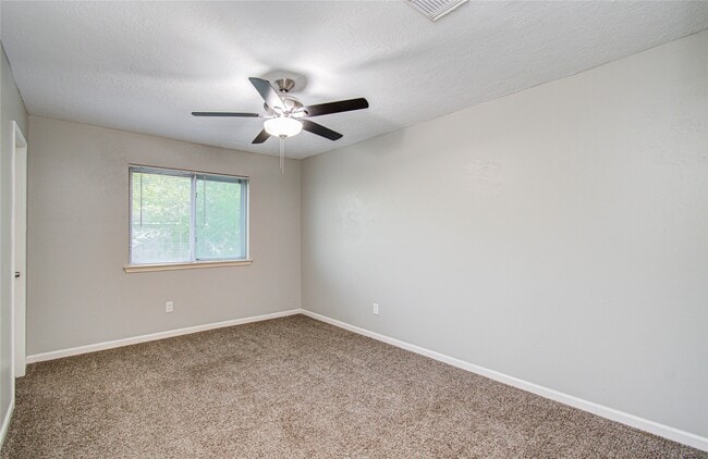 Building Photo - 2005 Village Park Dr