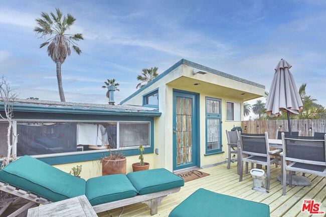 Building Photo - 453 Rialto Ave