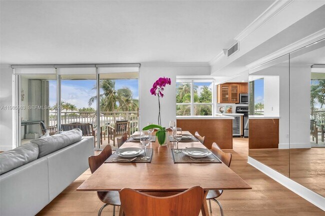 Building Photo - 611 Ocean Dr