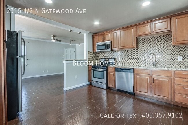 Building Photo - 2315 1/2 N Gatewood Ave-