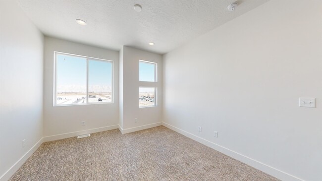Building Photo - 547 W 1810 N