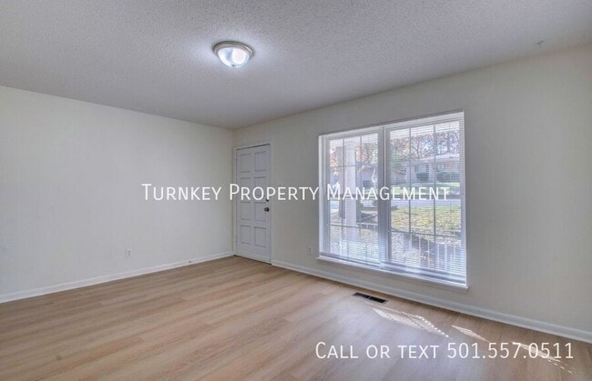 Building Photo - 2511 Montreal Dr