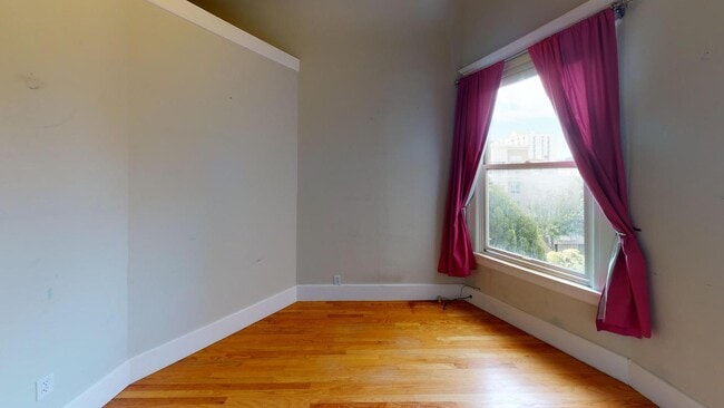 Building Photo - 1738 Bush St