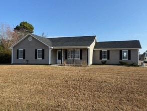 Building Photo - Gorgeous 3 bedroom, 2 bath House