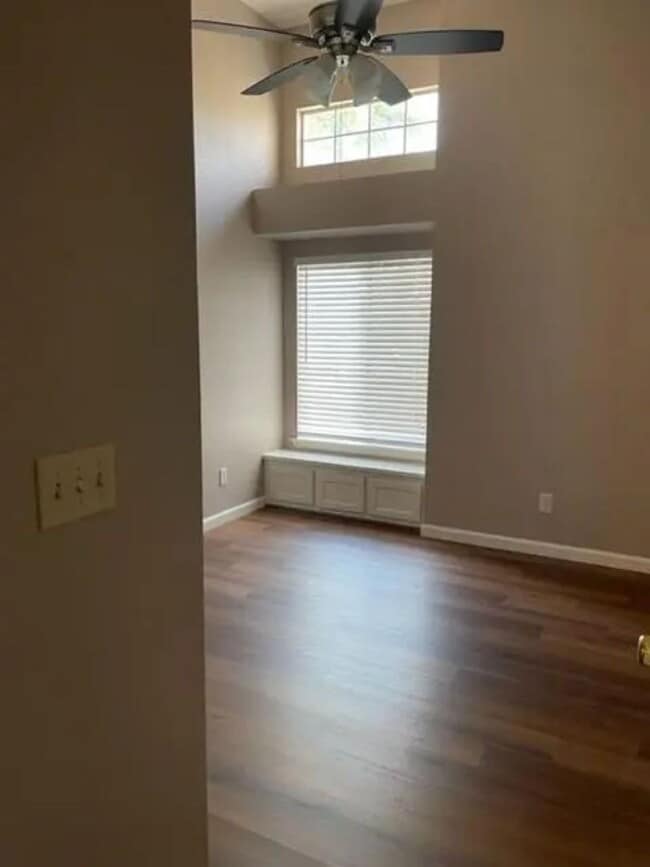 Building Photo - Hot Rental Alert! Gorgeous North Fresno Home!