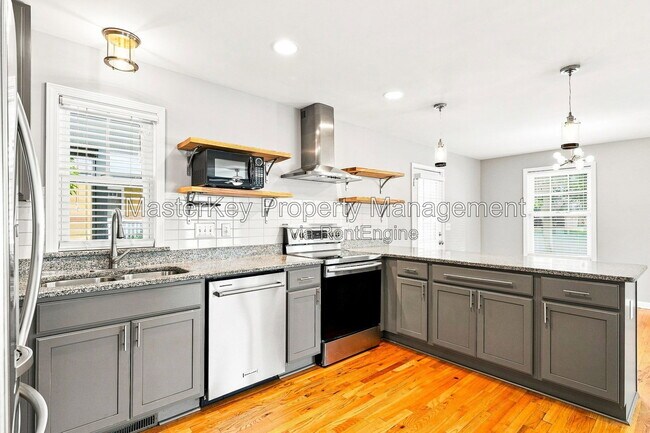 Building Photo - 1118 S State St