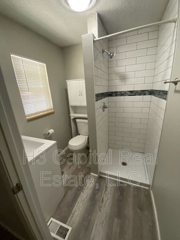 Building Photo - 4900 Maryville Rd